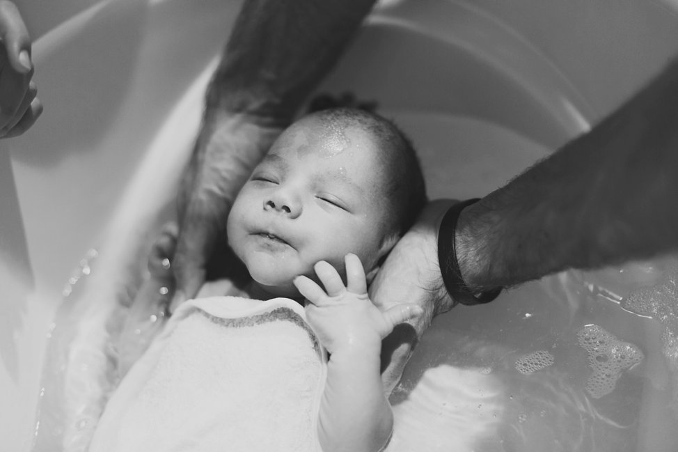 PrueVickeryPhotography_Unposed_Baby_Bath-21